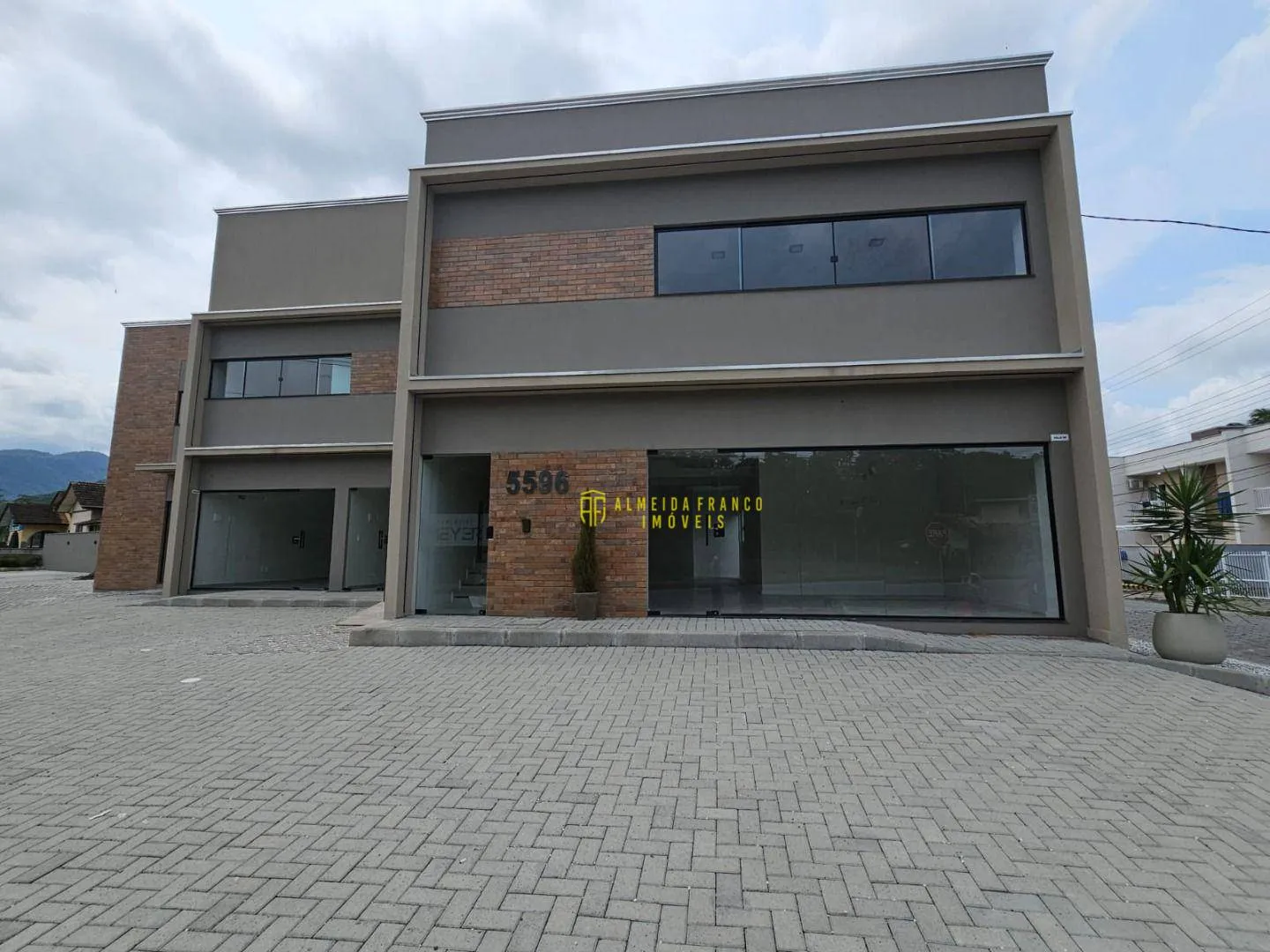 Loja NOVA com 69,17m e com amplo estacionamento rotativo - Itoupava Central- Blumenau/SC - foto 1