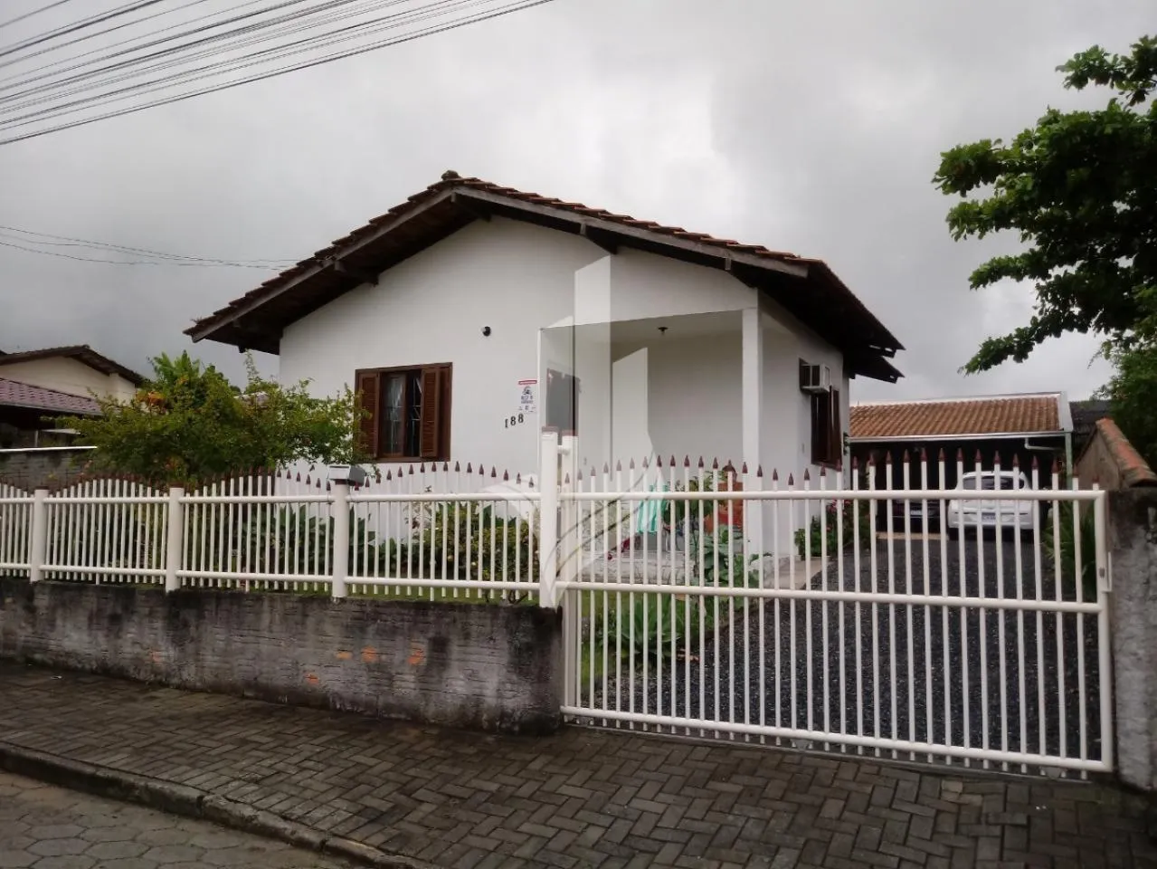 Ótima casa com piscina em Balneário Piçarras - foto 1