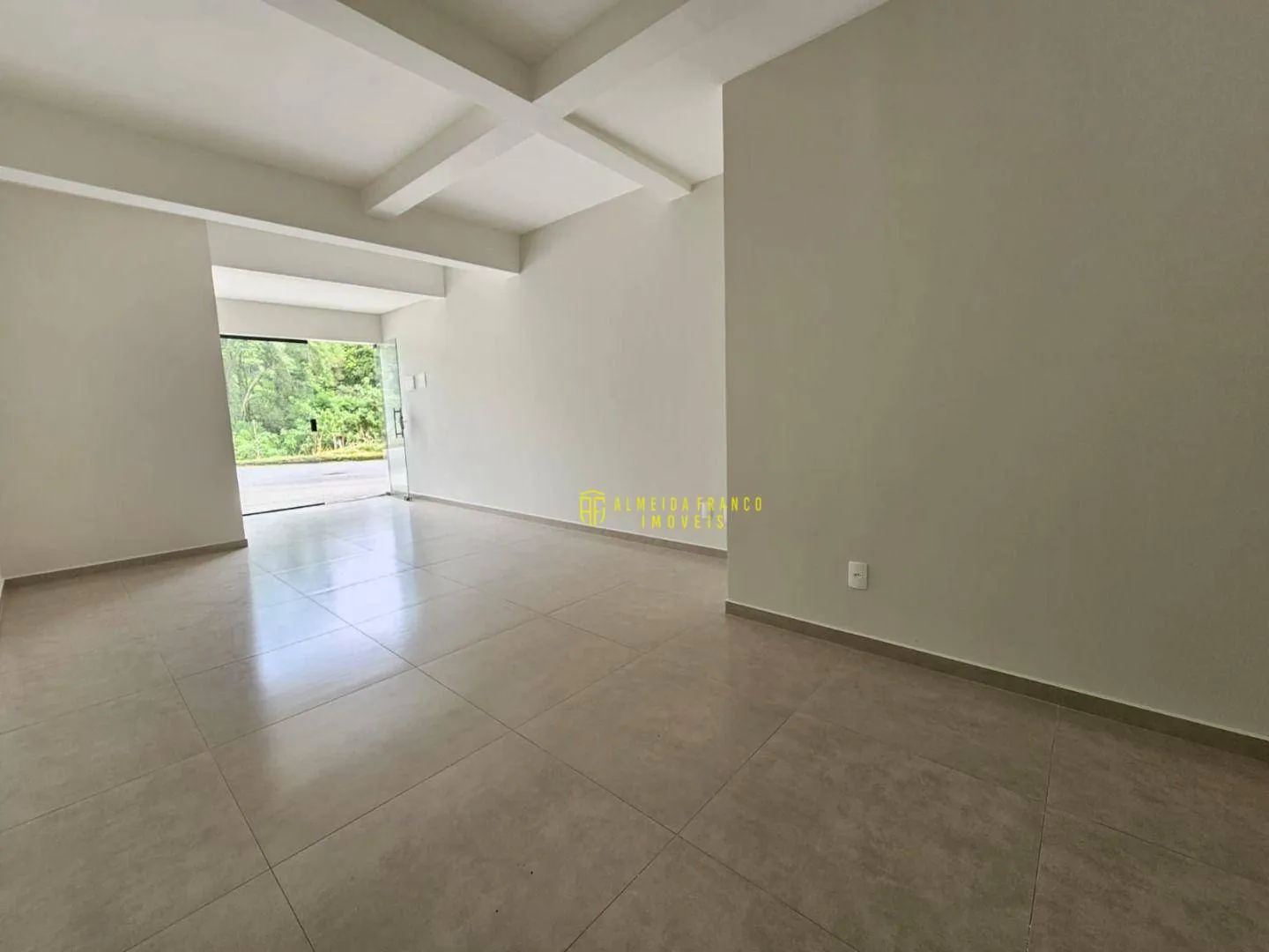 Excelente loja com aproximadamente , 31,81, com amplo estacionamento - Itoupa Central - Blumenau/SC — foto 4