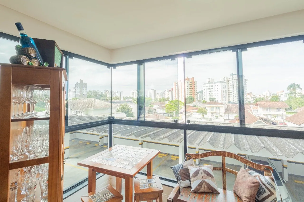 Apartamento com 1 suíte(s) mais 2 quarto(s) à venda no bairro ANITA GARIBALDI em JOINVILLE, por R$ 750.000.00. — foto 4