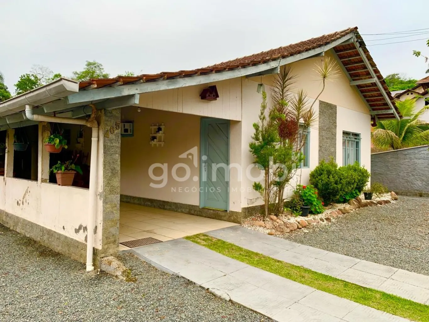 Casa com terreno grande para moradia ou construção de prédio ou geminados. — foto 2