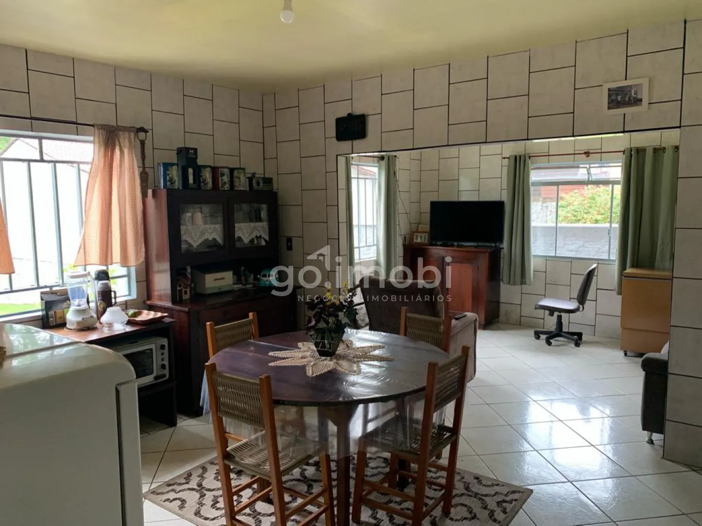 Casa com terreno grande para moradia ou construção de prédio ou geminados. — foto 4