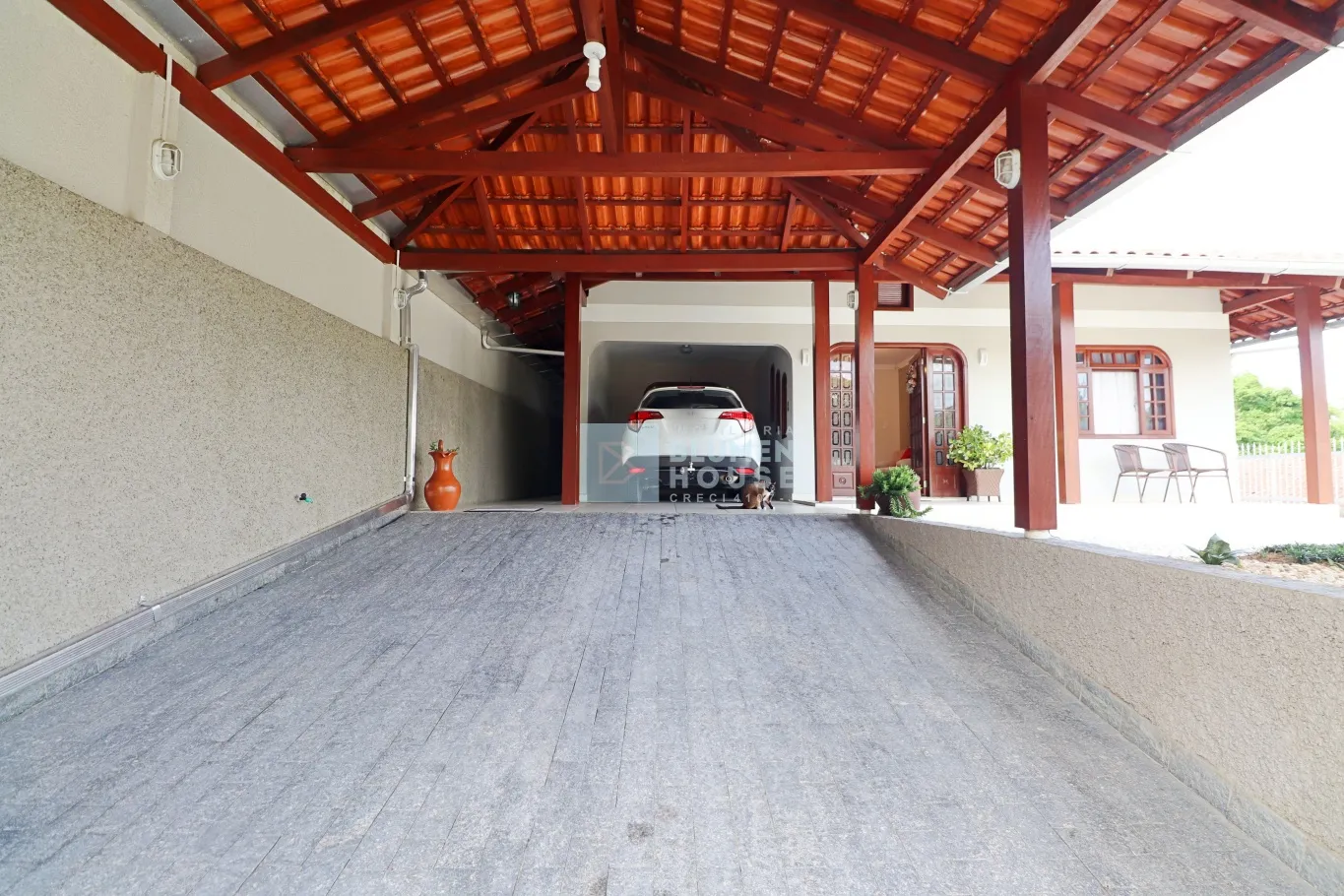 Ampla casa térrea no bairro Fortaleza! — foto 3