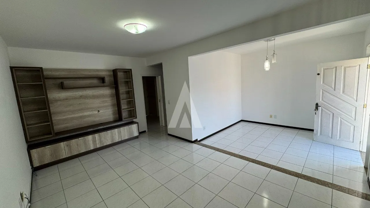 Sobrado com 1 suíte mais 2 quartos à venda no bairro Costa e Silva em Joinville - SC por R$ 710.000,00 — foto 2