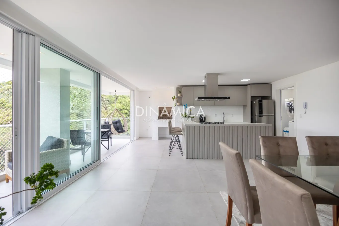 Apartamento semimobiliado com 3 suítes no bairro Bom Retiro em Blumenau!! — foto 2