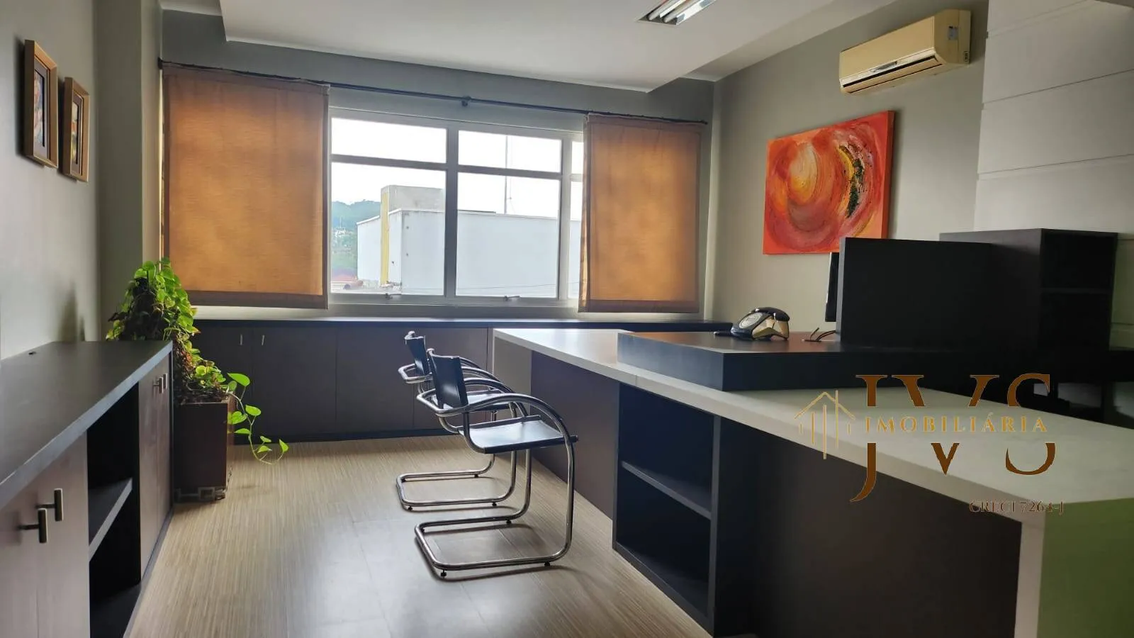 Sala comercial mobiliada no centro de Blumenau - foto 1