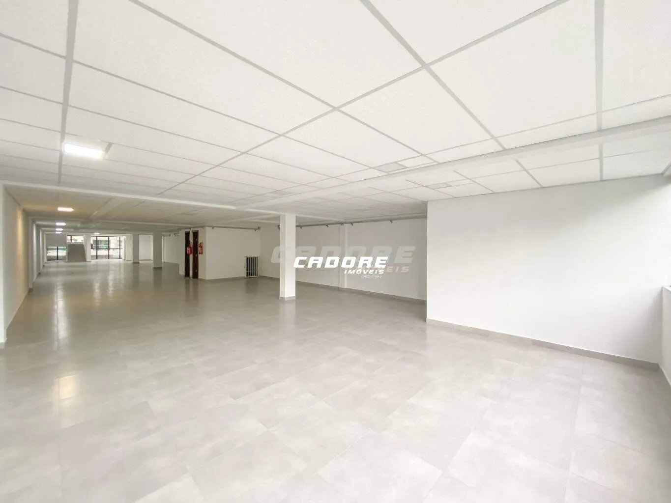 Sala comercial nova com elevador para locação no bairro Garcia | Cadore Imóveis — foto 5