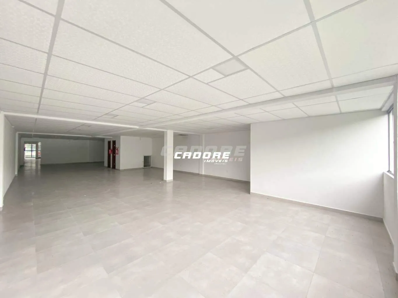 Sala comercial nova com elevador para locação no bairro Garcia | Cadore Imóveis — foto 7
