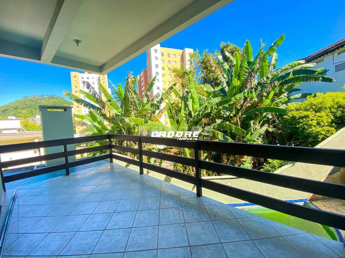 Casa com 4 Dormitórios e Piscina A Venda Bairro Garcia — foto 3