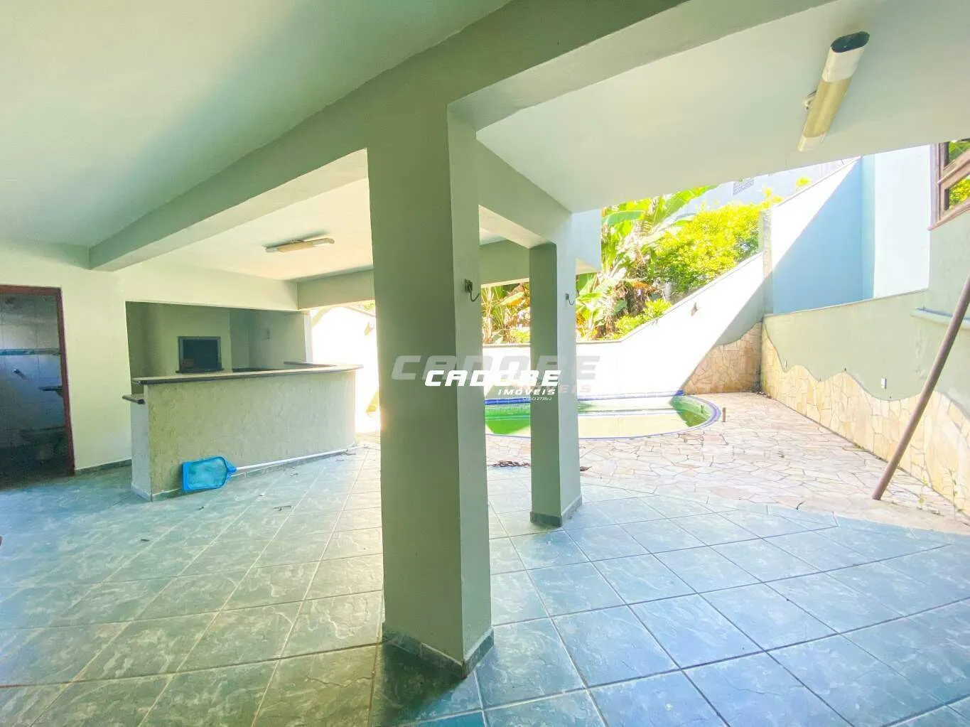 Casa com 4 Dormitórios e Piscina A Venda Bairro Garcia — foto 5