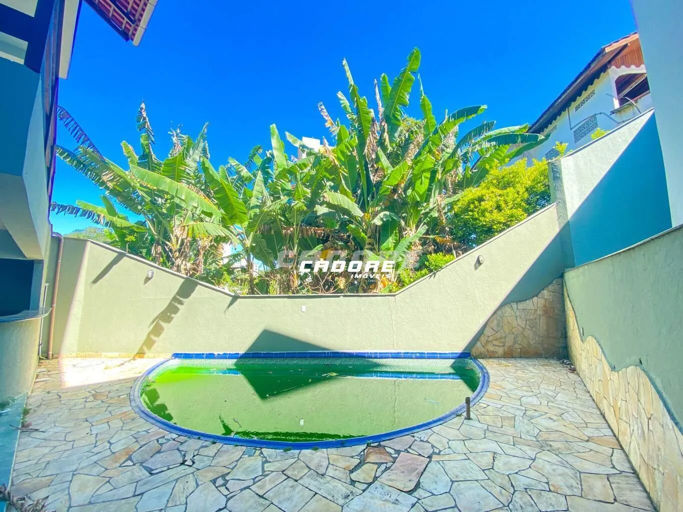 Casa com 4 Dormitórios e Piscina A Venda Bairro Garcia — foto 7