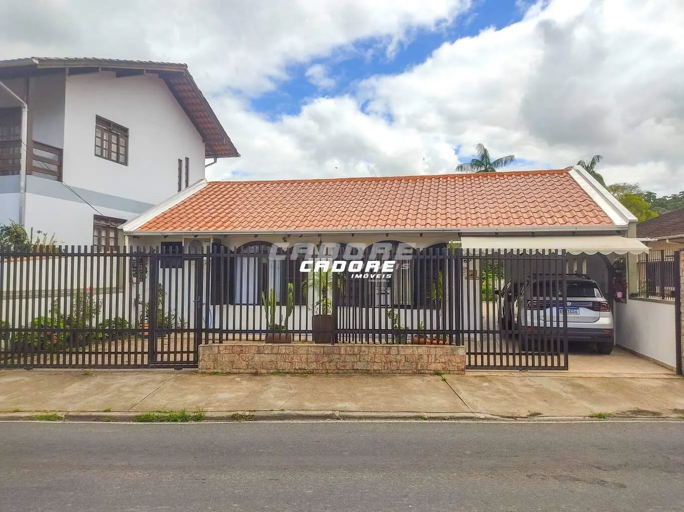 Casa dos Seus Sonhos: Terreno Plano com Pátio Frontal e Quintal nos Fundos I Cadore Imóveis — foto 2