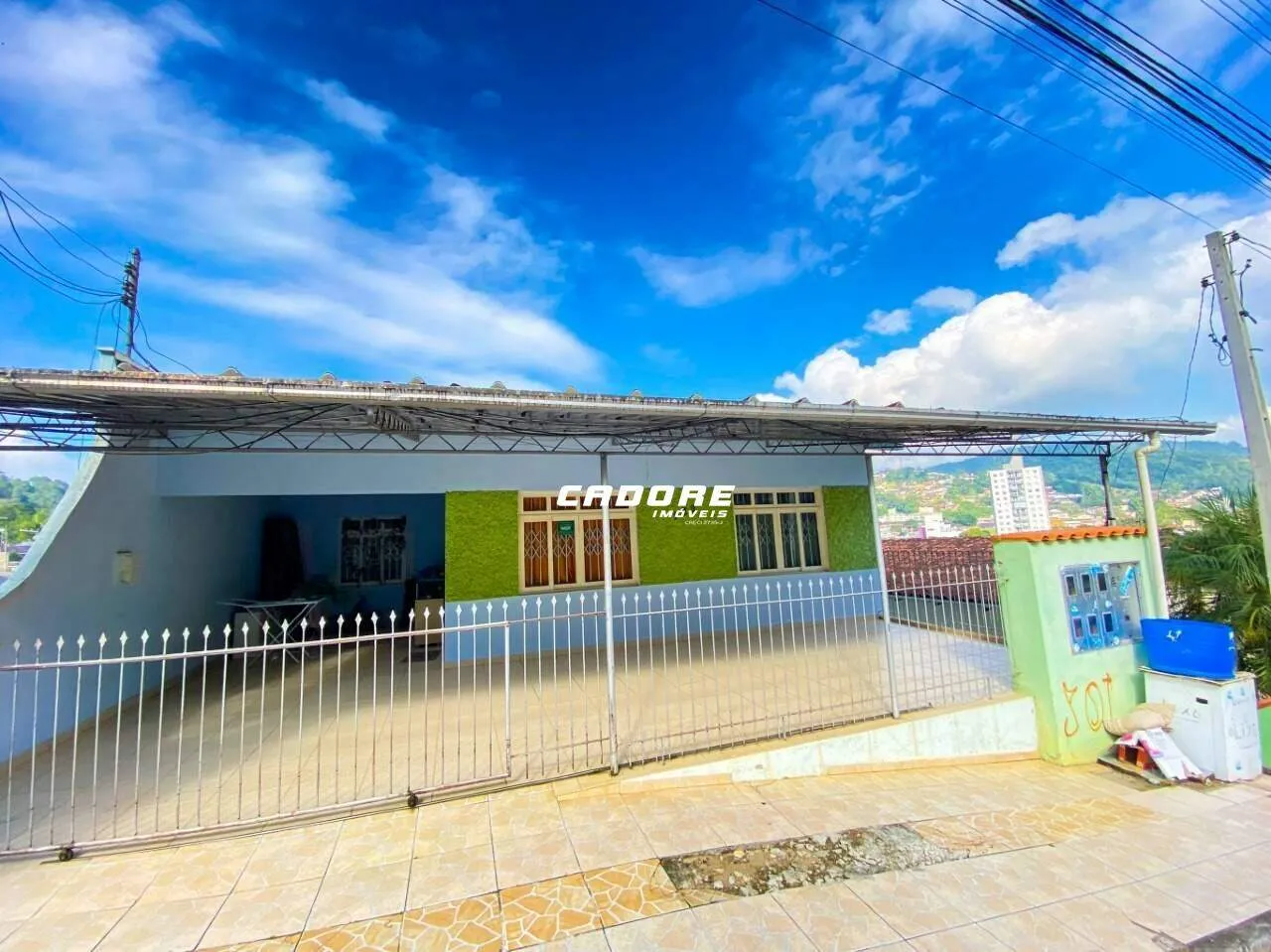 Casa à venda em Blumenau, Bairro Garcia - 3 Dormitórios, 1 Suíte, 4 Banheiros - foto 1