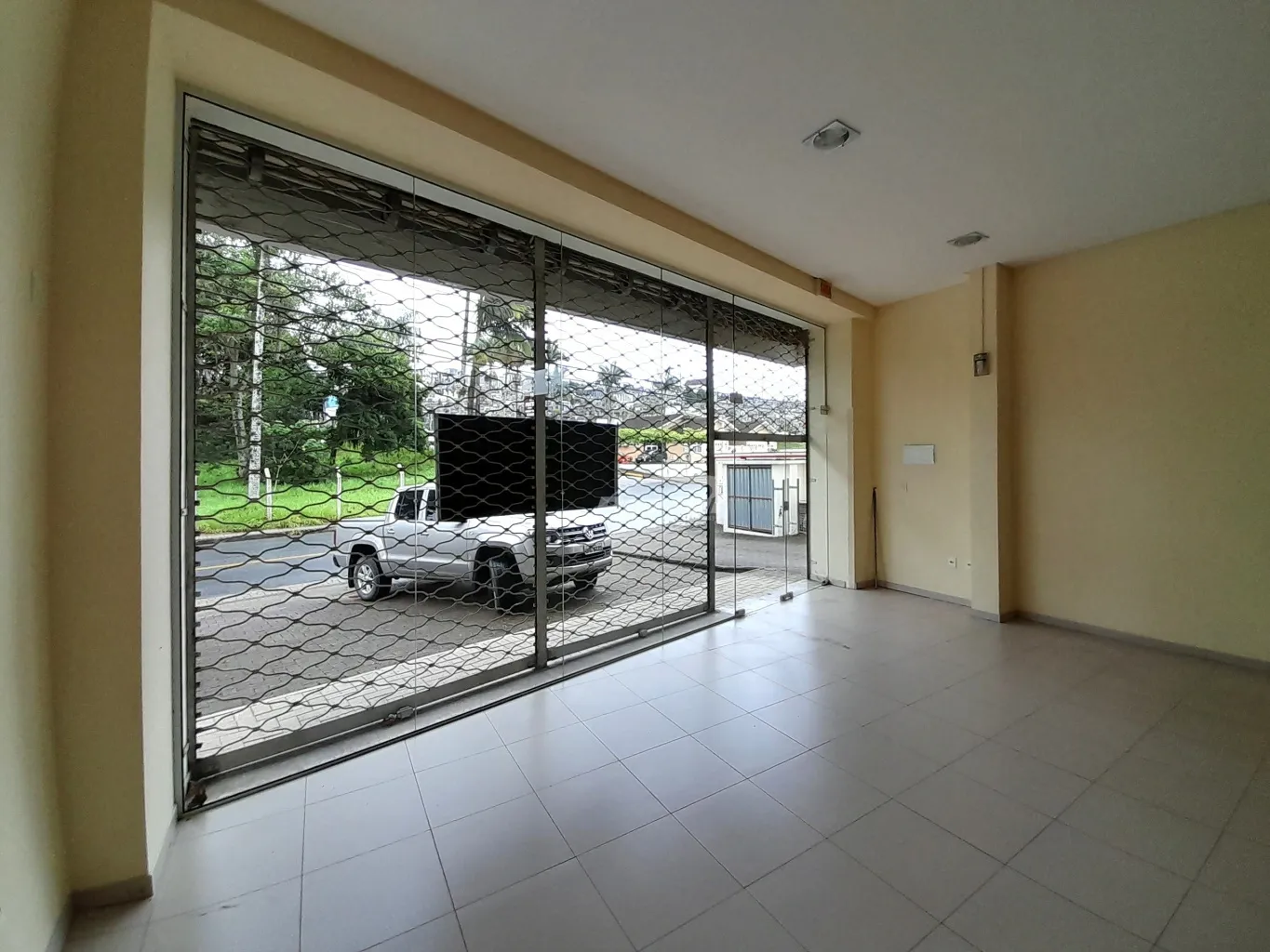 EXCELENTE SALA COMERCIAL DISPONÍVEL PARA LOCAÇÃO NO BAIRRO SANTA TEREZINHA - GASPAR/SC — foto 4
