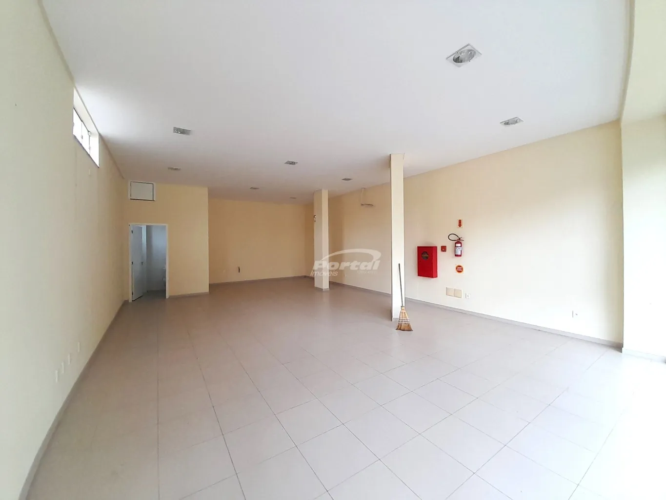 EXCELENTE SALA COMERCIAL DISPONÍVEL PARA LOCAÇÃO NO BAIRRO SANTA TEREZINHA - GASPAR/SC — foto 5