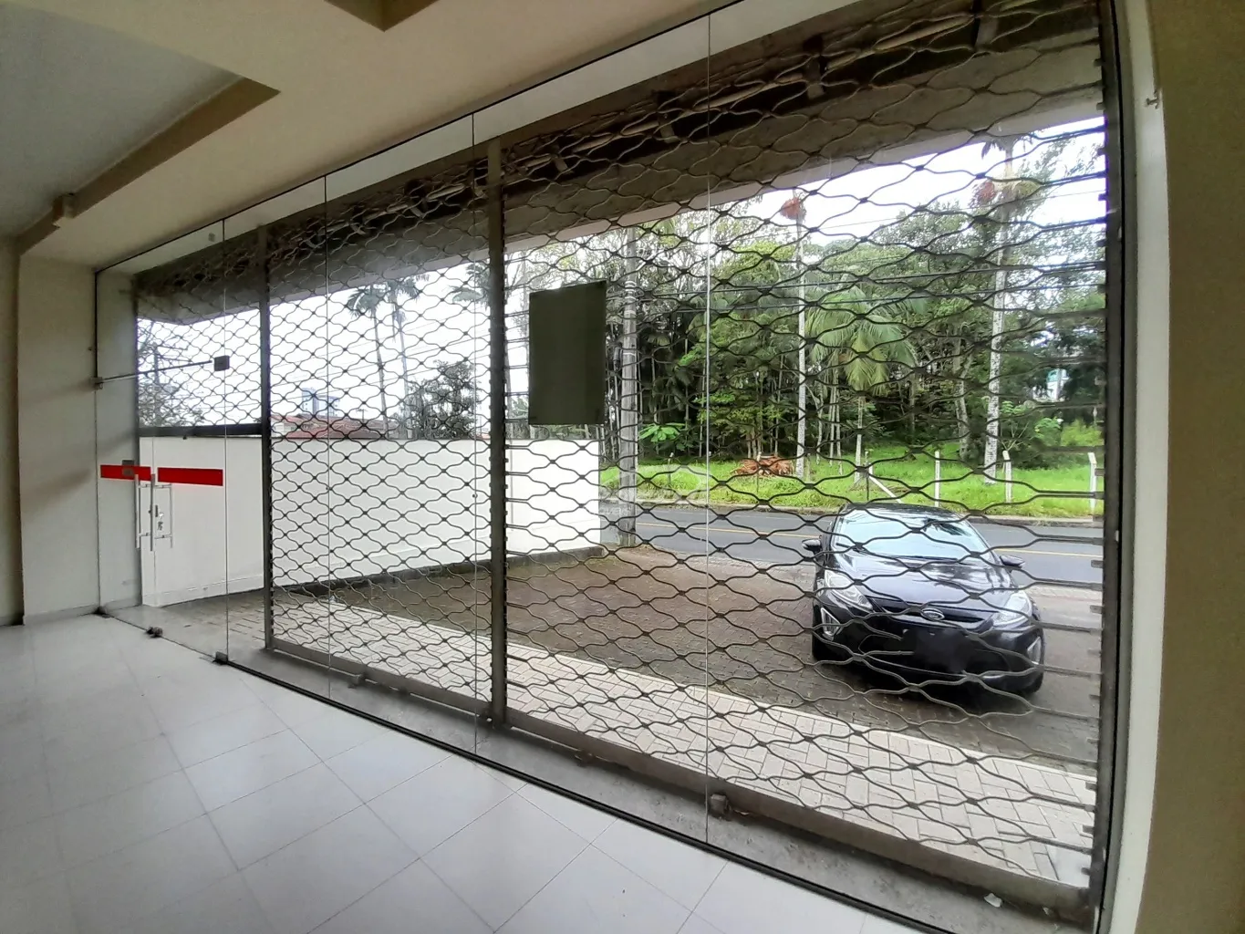 EXCELENTE SALA COMERCIAL DISPONÍVEL PARA LOCAÇÃO NO BAIRRO SANTA TEREZINHA - GASPAR/SC — foto 5