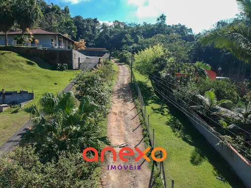 Terreno Espaçoso com 2 Casas e Piscina - Ideal para Condomínio de Casas. — foto 4