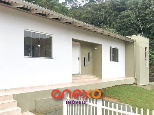 Casa no bairro Tribess. Para você que prioriza tranquilidade e espaço. - foto 1