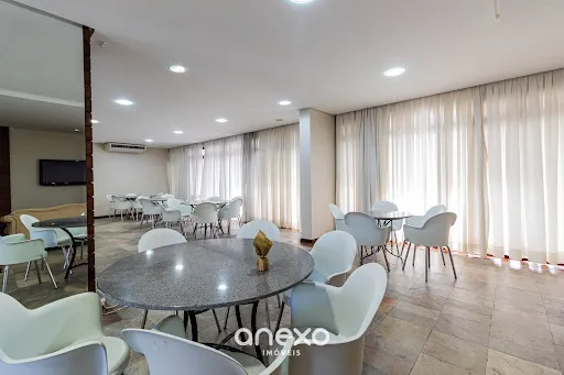 Espaços amplos e muito conforto é o que define esse belíssimo apartamento. — foto 6