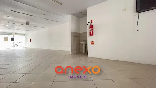 Sala no Coração do Centro de Blumenau! — foto 4