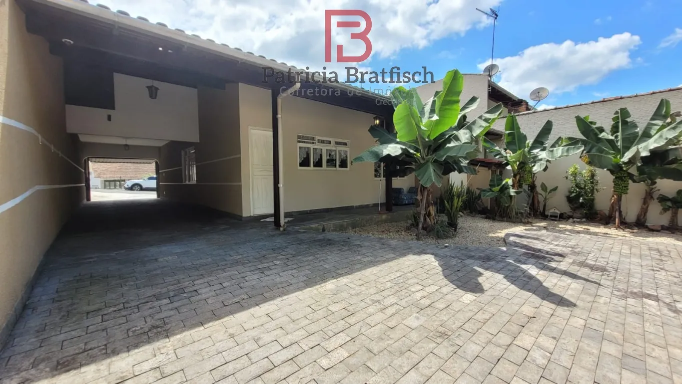 Casa térrea com 03 dormitórios, sendo duas suítes. Edícula com possibilidade de moradia ou negócio. — foto 5