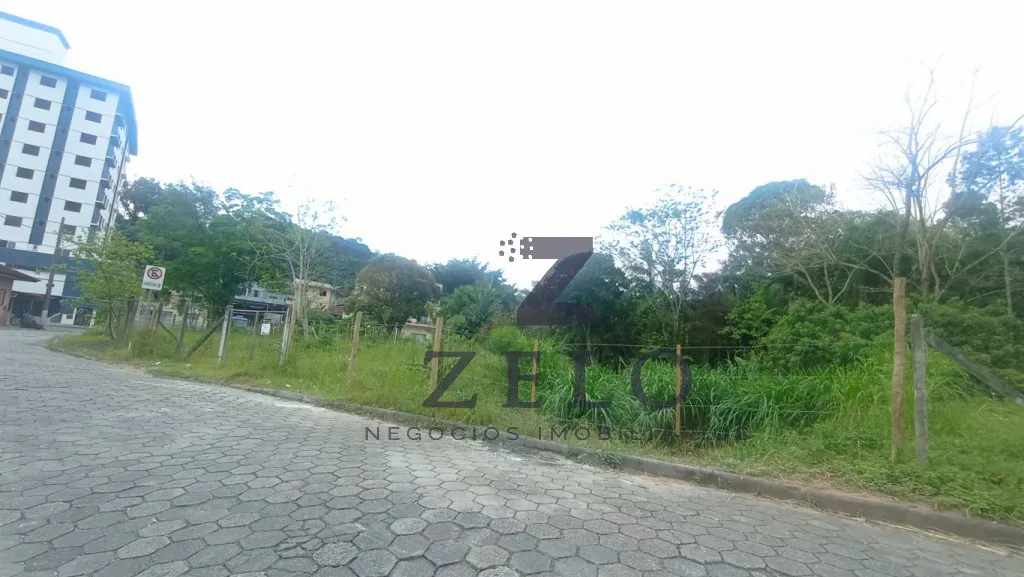 Terreno Comercial na Rua Júlio Michel - Próximo ao Supermercado Vanzuit — foto 2