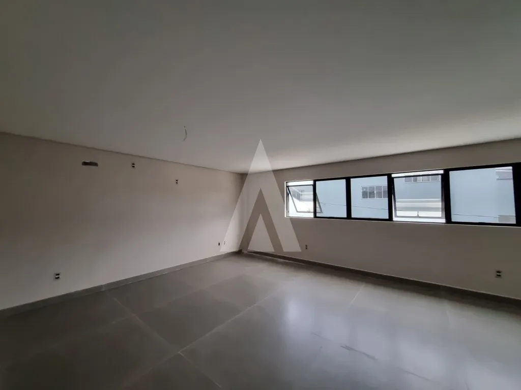 Sala com 36m, 1 lavabo e vagas de estacionamento rotativo. — foto 2