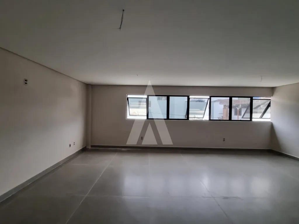 Sala com 36m, 1 lavabo e vagas de estacionamento rotativo. — foto 4