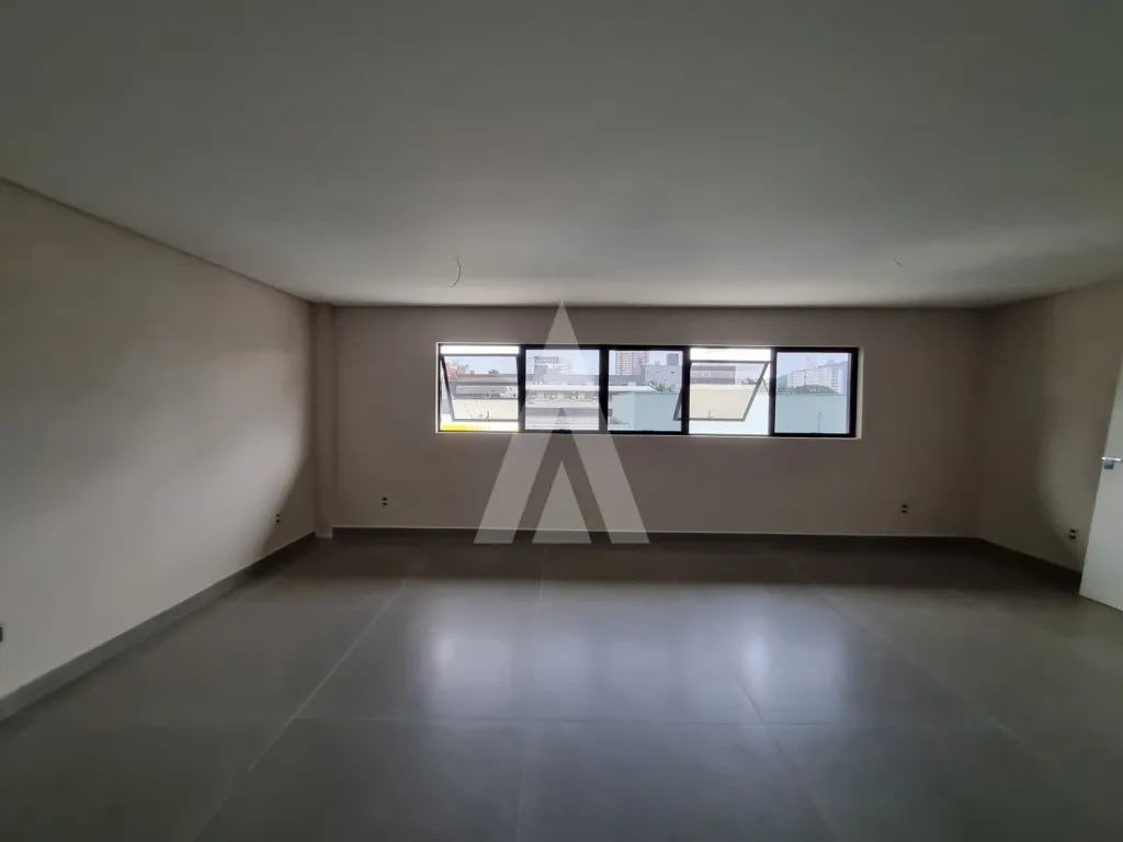 Sala no bairro Bucarein com 37m, banheiro privativo e vagas de estacionamento rotativo. — foto 3