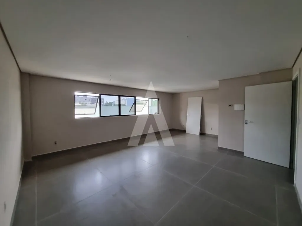 Sala no bairro Bucarein com 37m, banheiro privativo e vagas de estacionamento rotativo. — foto 4