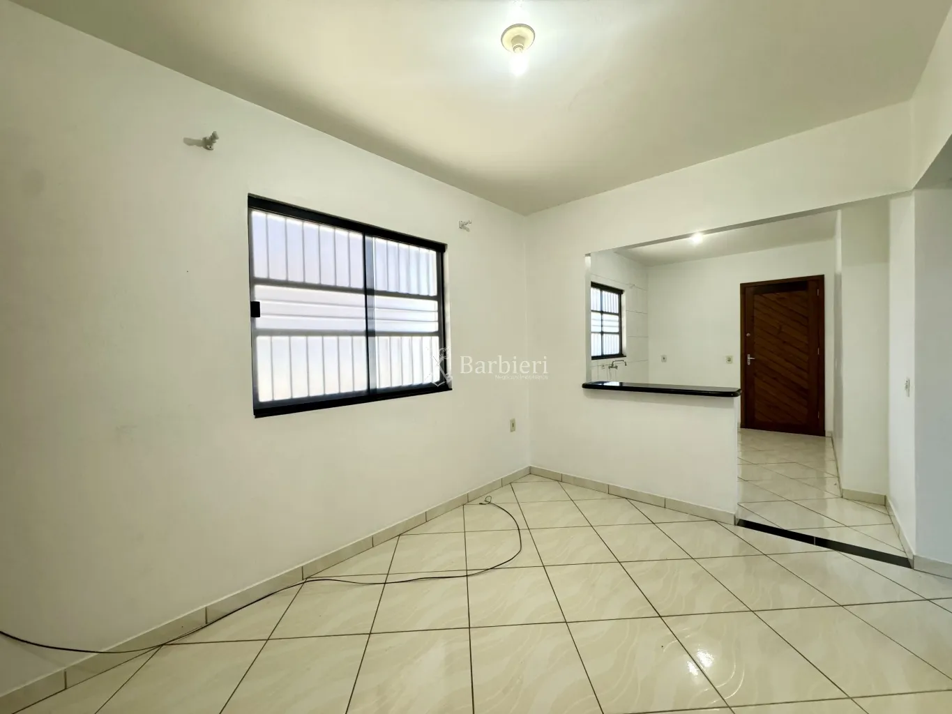 Casa na Itoupavazinha com 2 quartos, amplo espaço externo, 1 vagas de garagem. - foto 1