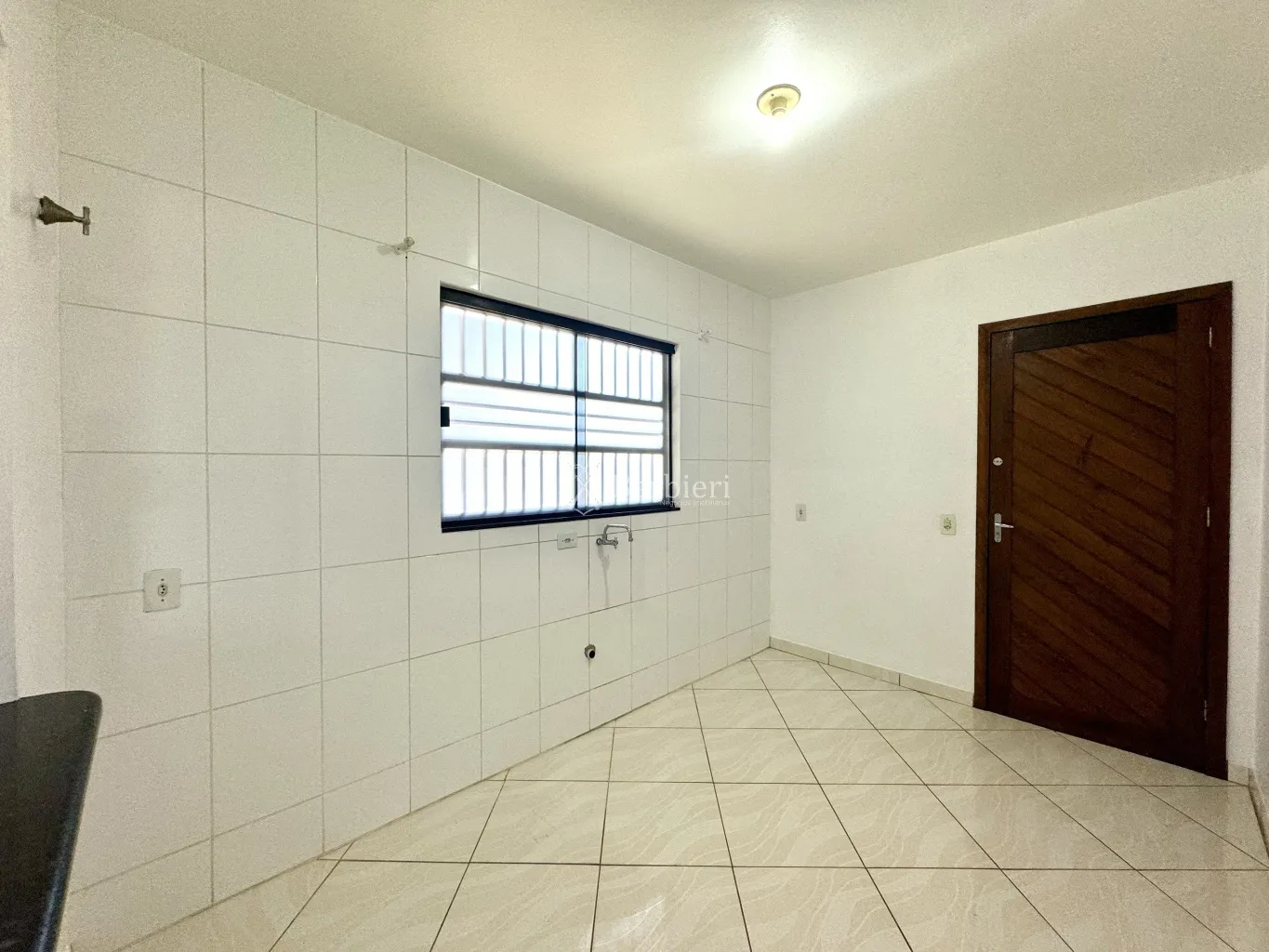 Casa na Itoupavazinha com 2 quartos, amplo espaço externo, 1 vagas de garagem. — foto 3
