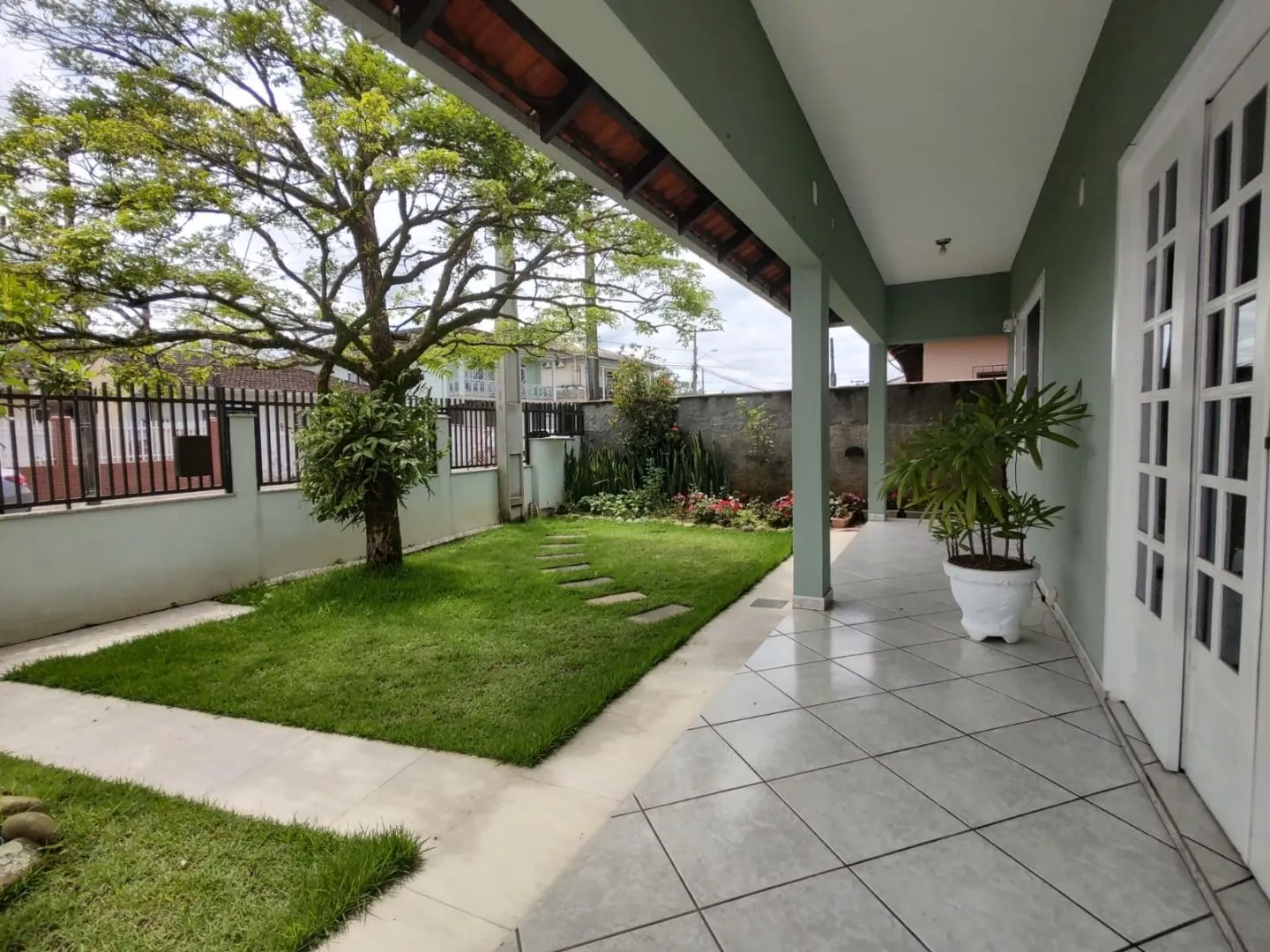 Imperdivel ! Residencia em Alvenaria Averbada C/laje C/228 m2 C/03 Quartos+Area C/Churrasqueira + Placas Solares e Terreno C/362,00m2 No Joao Costa! — foto 5