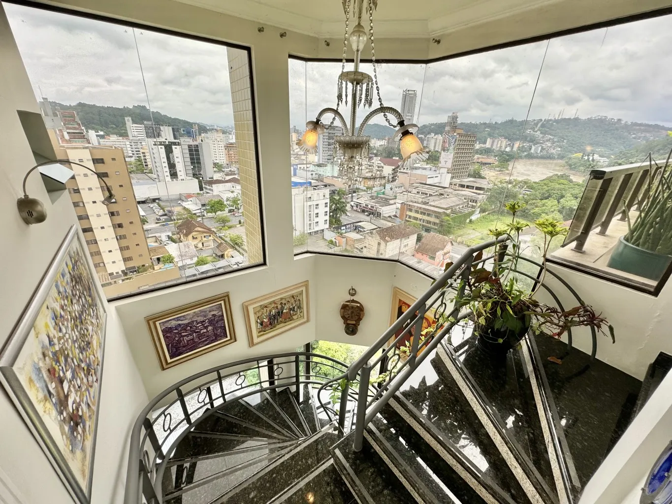 Cobertura Duplex de 03 suítes, com piscina privativa e vista deslumbrante, à venda na Alameda em Blumenau/SC. — foto 3