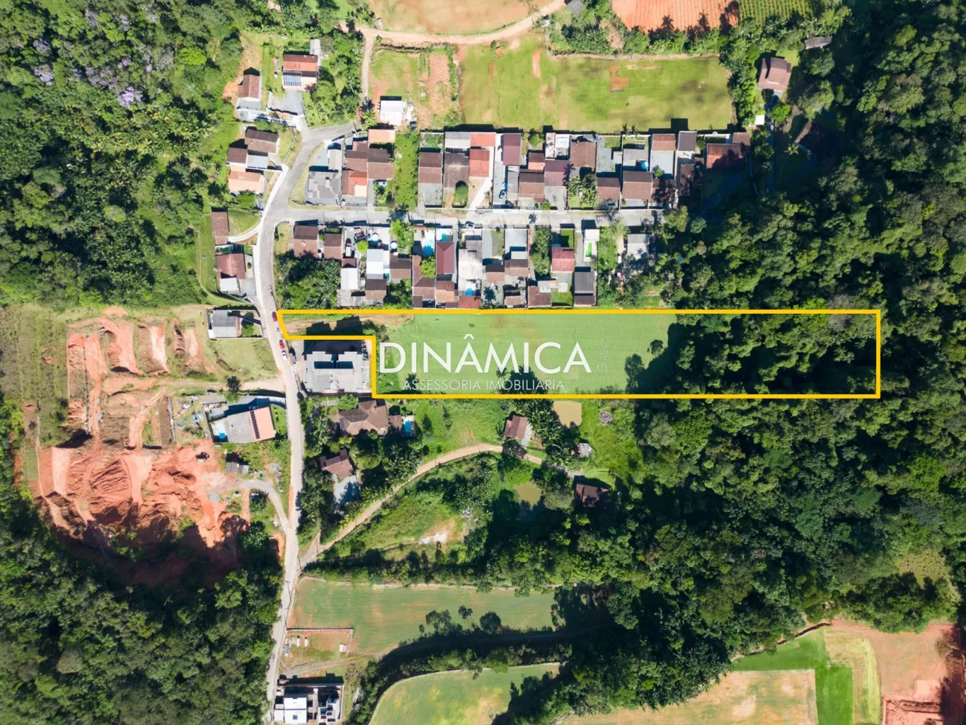 TERRENO COM ÓTIMO COEFICIENTE PARA CONSTRUÇÃO — foto 2