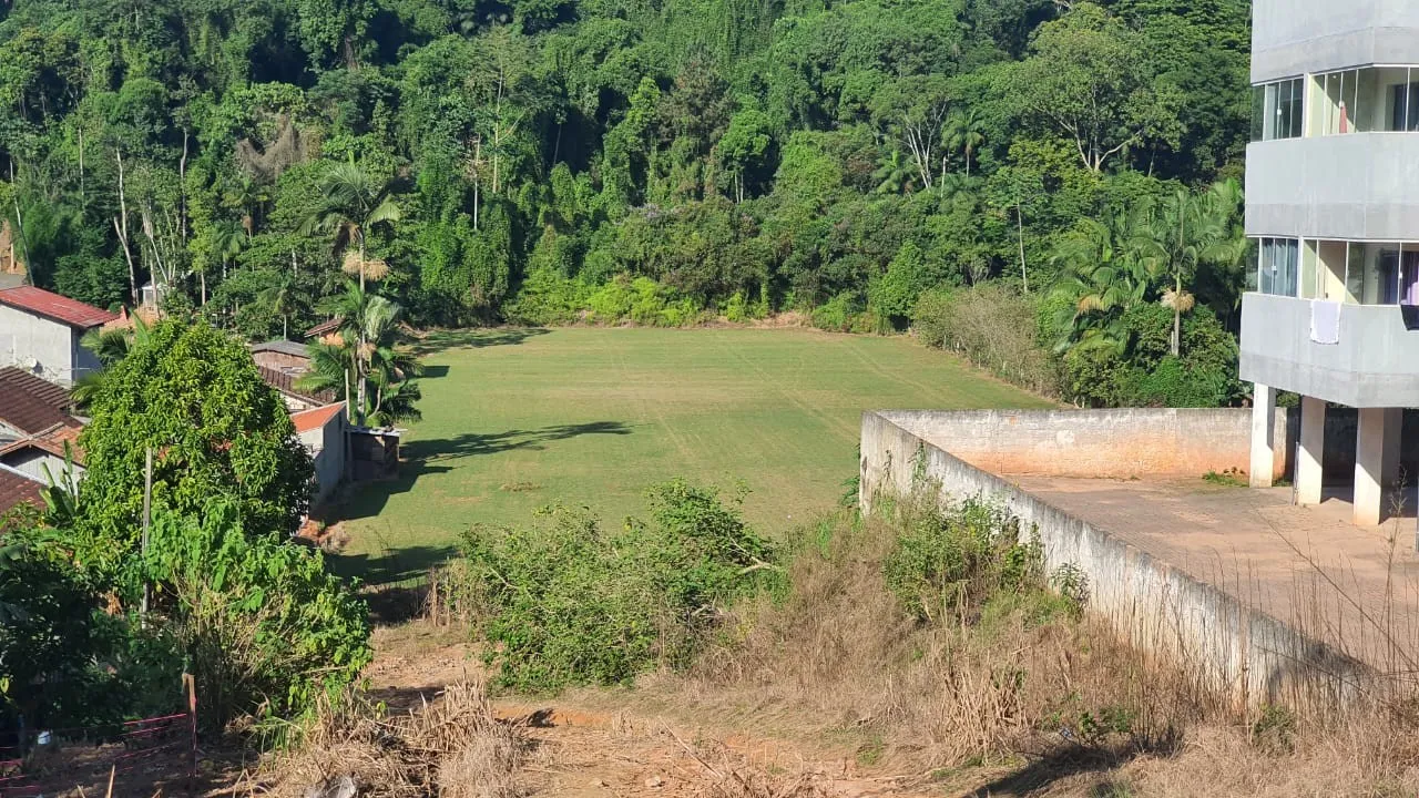 TERRENO COM ÓTIMO COEFICIENTE PARA CONSTRUÇÃO — foto 3