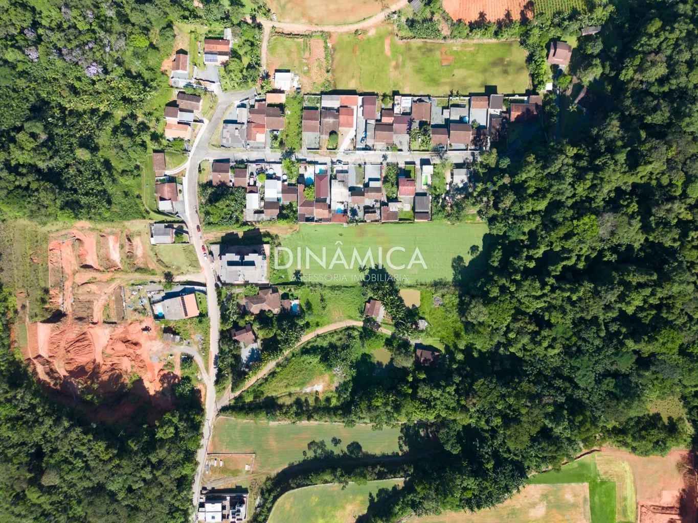 TERRENO COM ÓTIMO COEFICIENTE PARA CONSTRUÇÃO — foto 5