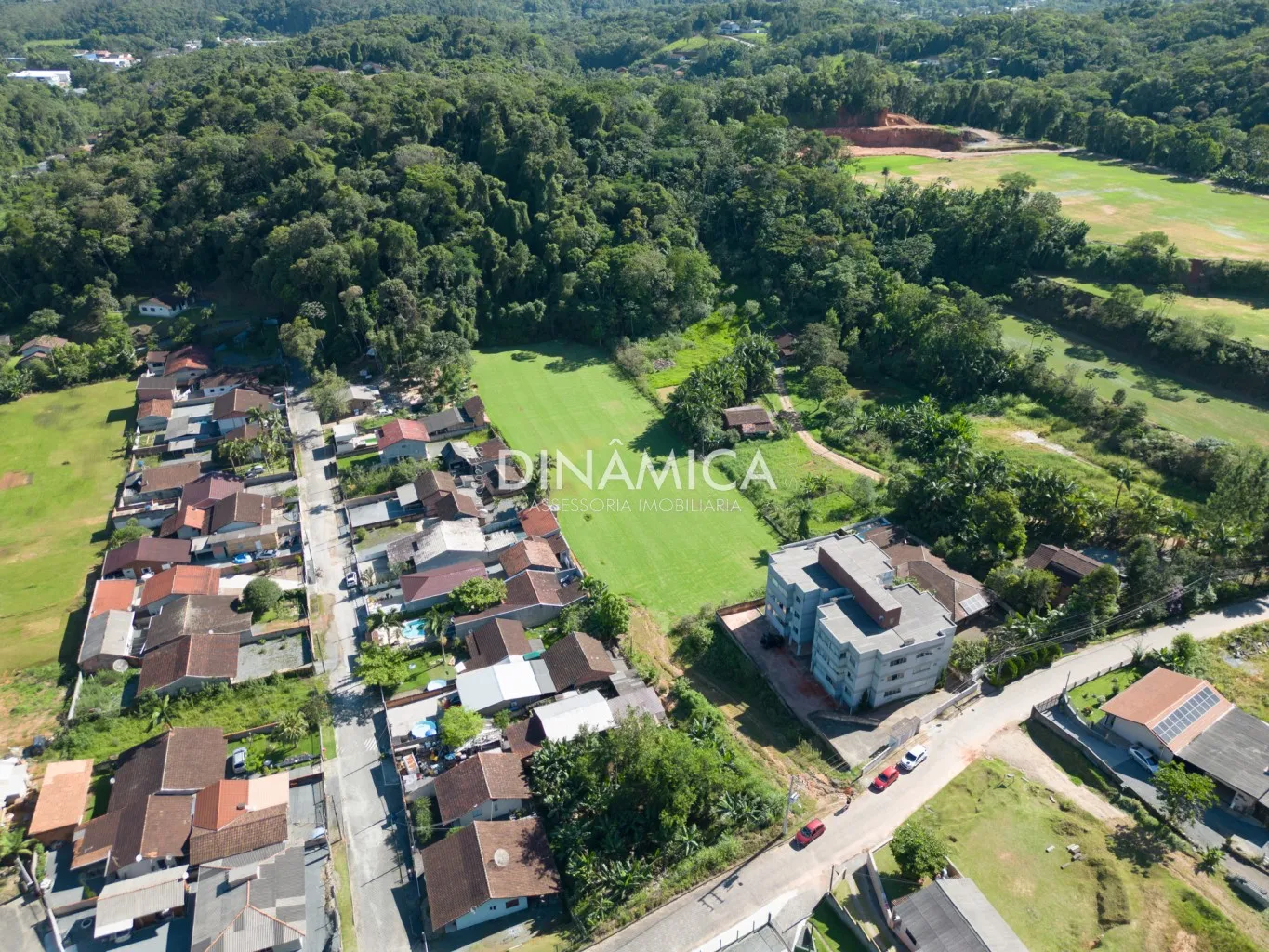 TERRENO COM ÓTIMO COEFICIENTE PARA CONSTRUÇÃO — foto 6