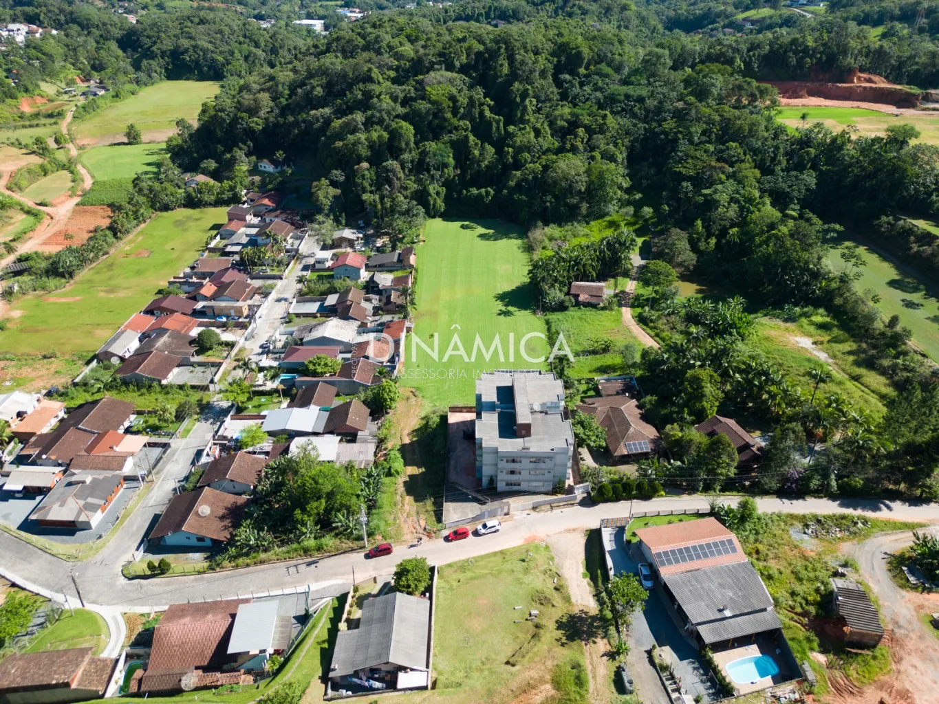 TERRENO COM ÓTIMO COEFICIENTE PARA CONSTRUÇÃO — foto 7