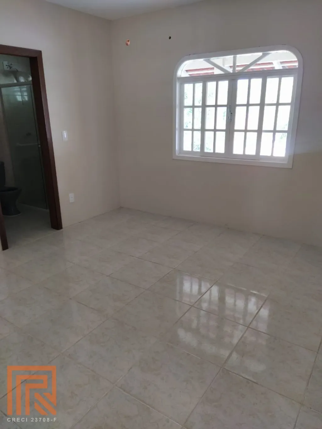 Oportunidade!!! Casa Térrea com 2 Quartos, sendo 1 Suíte em área Residencial Tranquila. — foto 5