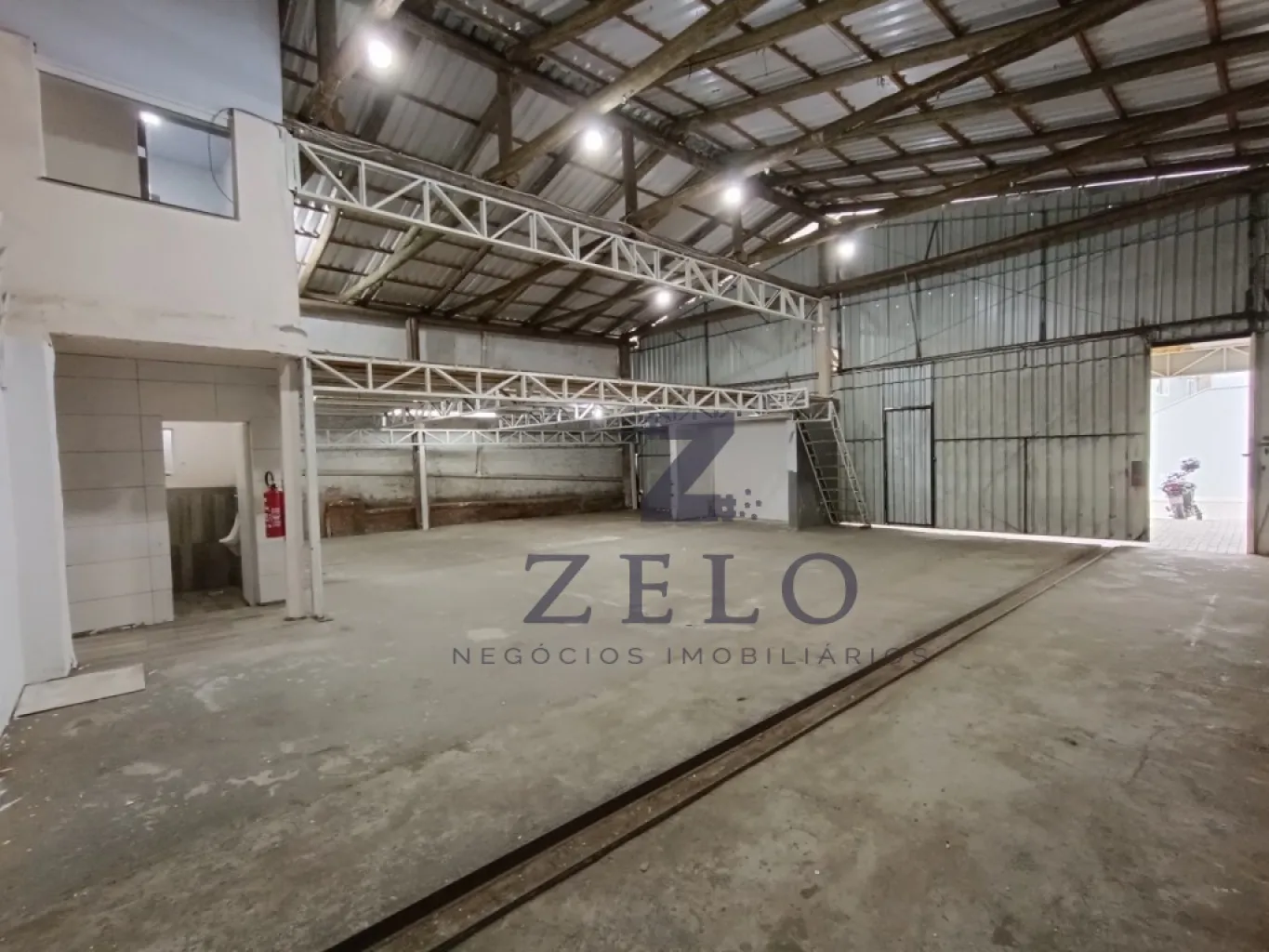 Galpão com Aproximadamente 400m de Área Privativa - Proximo ao SESI — foto 2