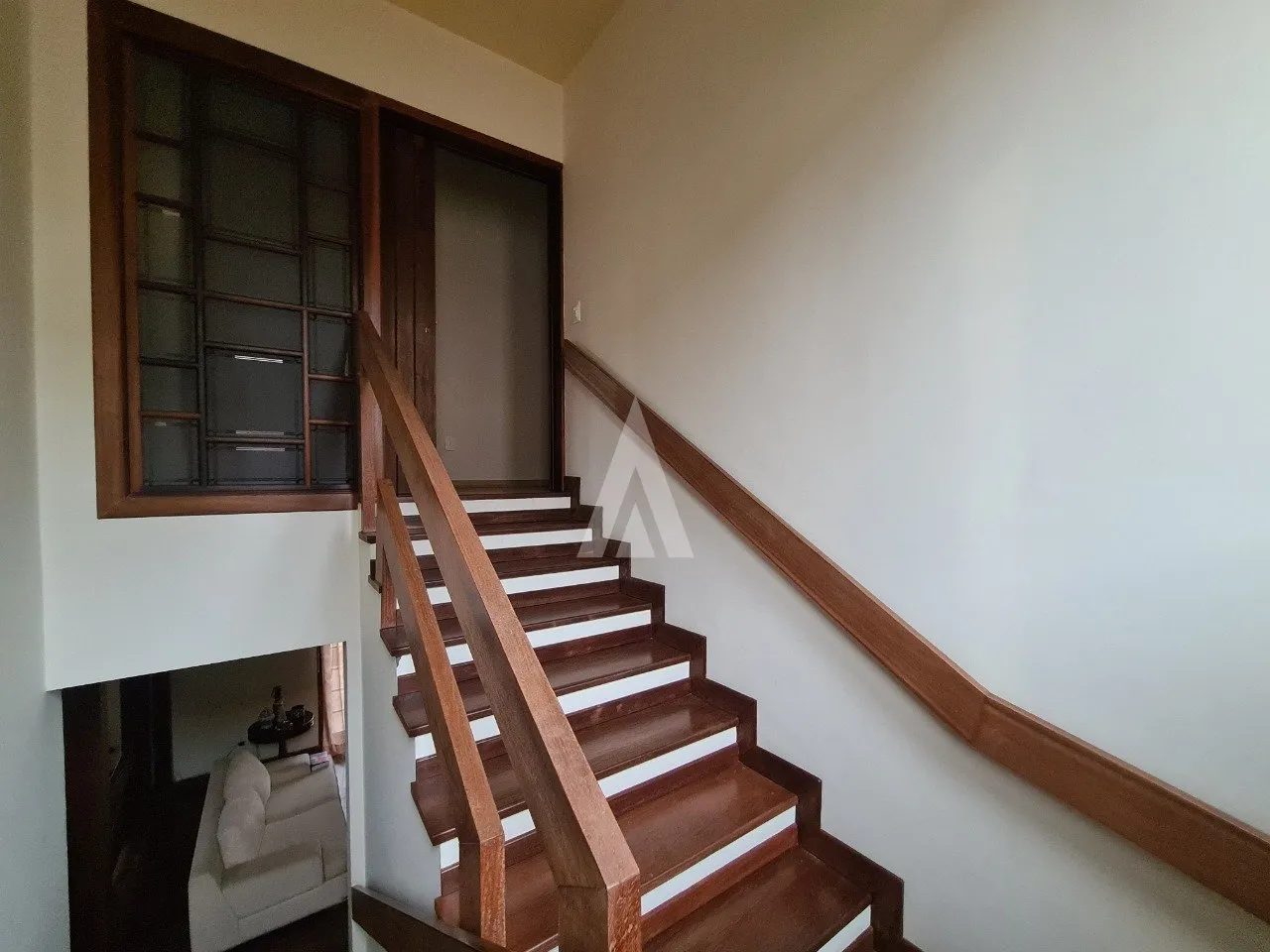 Sobrado com 2 suíte(s) mais 3 quarto(s) à venda no bairro Atiradores em Joinville, de R$ 1.790.000.00 por R$1.700.000,00 — foto 4