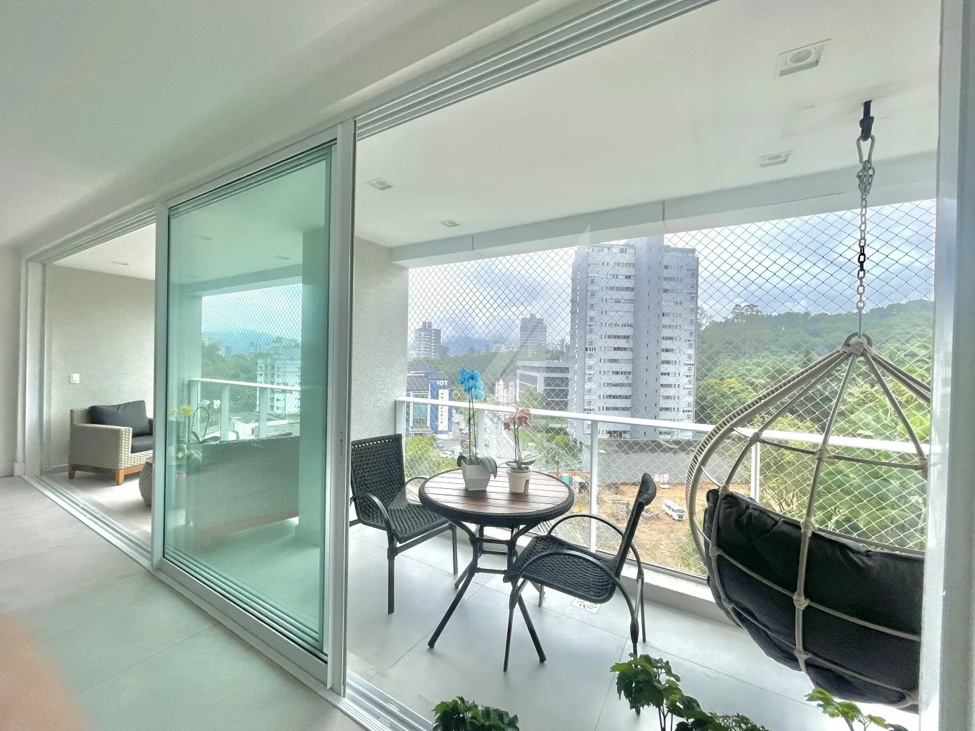 NOVARA- Apartamento com 03 suítes bairro Bom Retiro! — foto 2