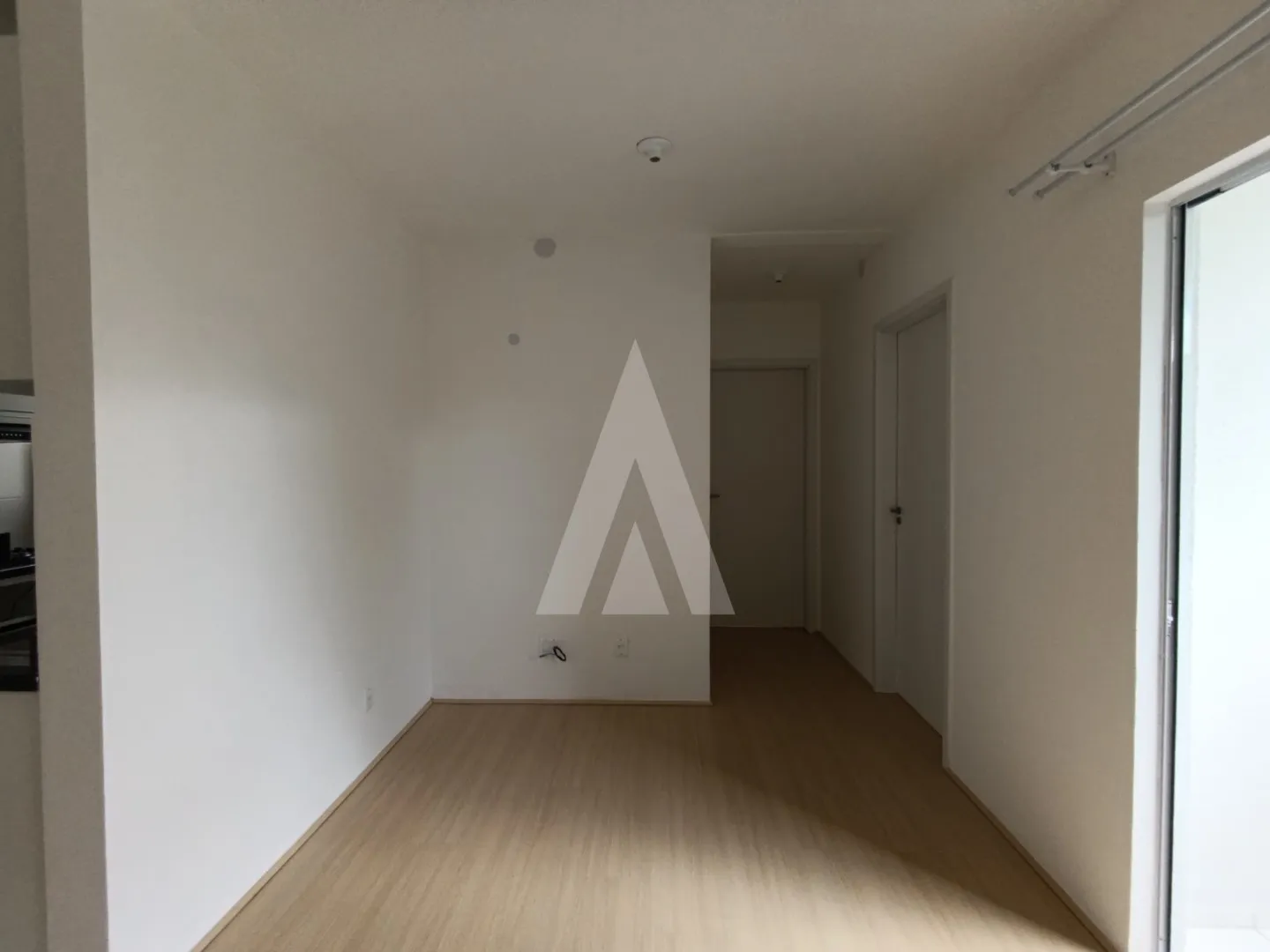 Apartamento com 02 quartos, cozinha com armários e 01 vaga de garagem localizado em Pirabeiraba. — foto 5