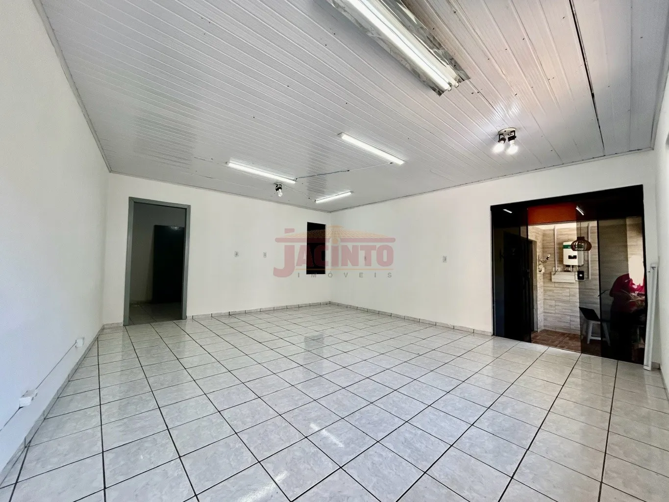 Sala Comercial com aproximadamente 75m localizada no Bairro Fortaleza. — foto 2