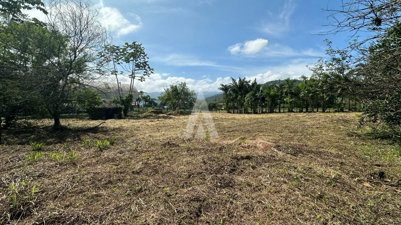 Terreno à venda no bairro Rio Bonito em Joinville, por R$ 1.200.000.00. - foto 1