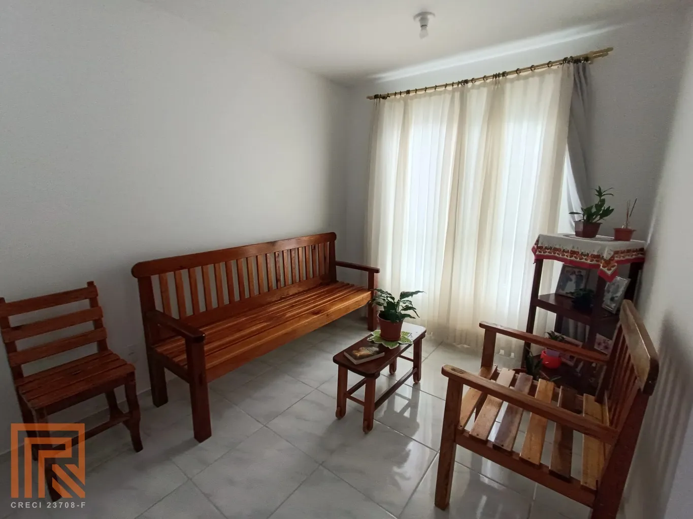 Apartamento próximo ao Terminal da Agua verde com 2 dormitórios. — foto 2