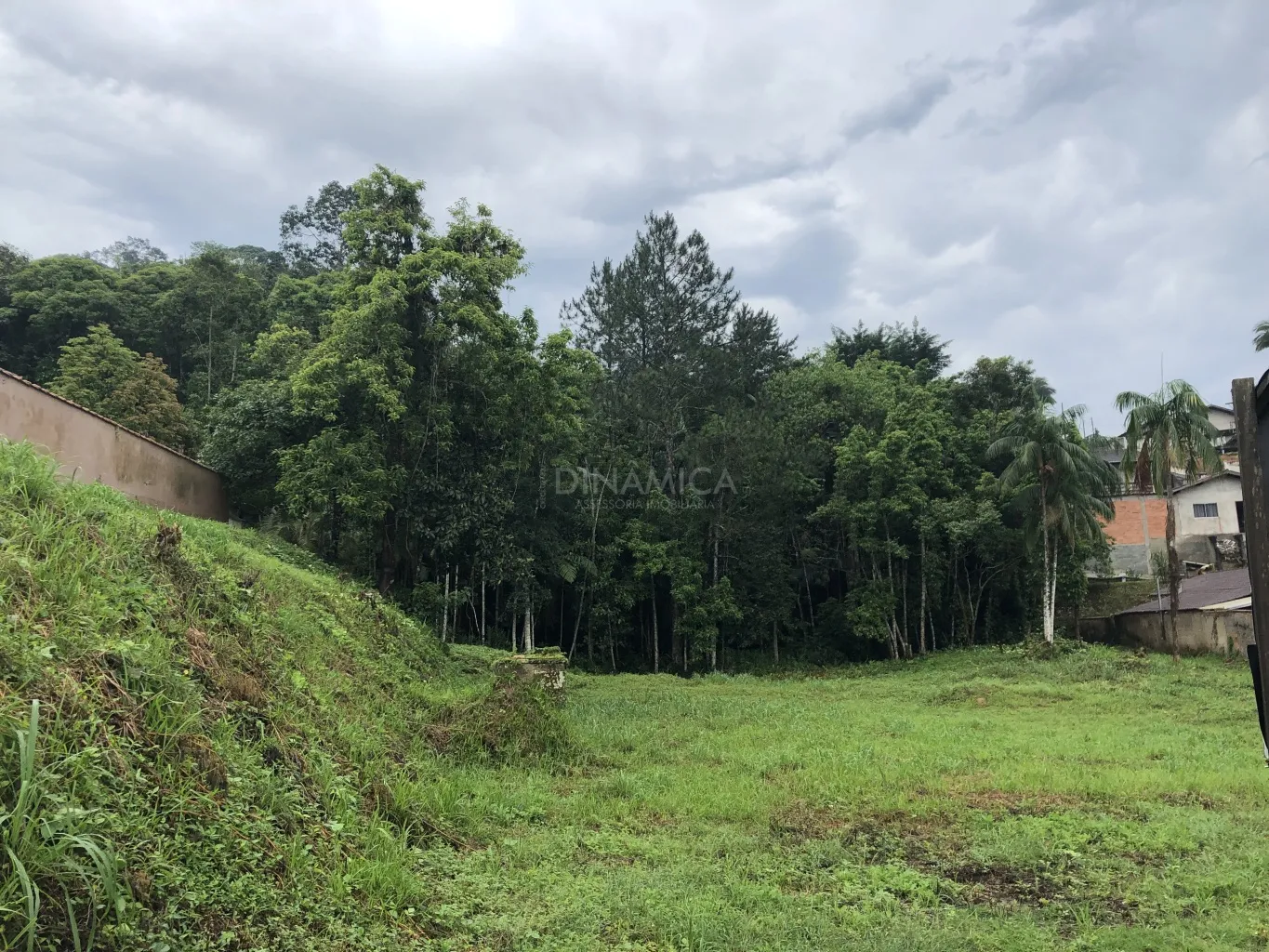 Ótimo terreno no Bairro Velha Central, com 13.116m2, 29,95 metros de frente, Próximo a Rede Top Velha Central, Blumenau Santa Catarina. — foto 3