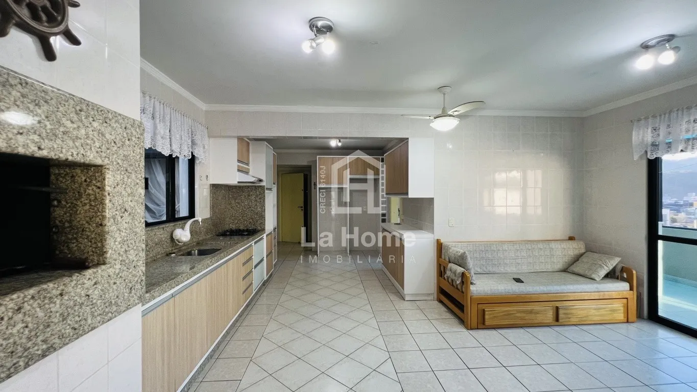 Cobertura com 4 dormitórios sendo 01 suíte à venda no Centro de Itapema. - foto 1