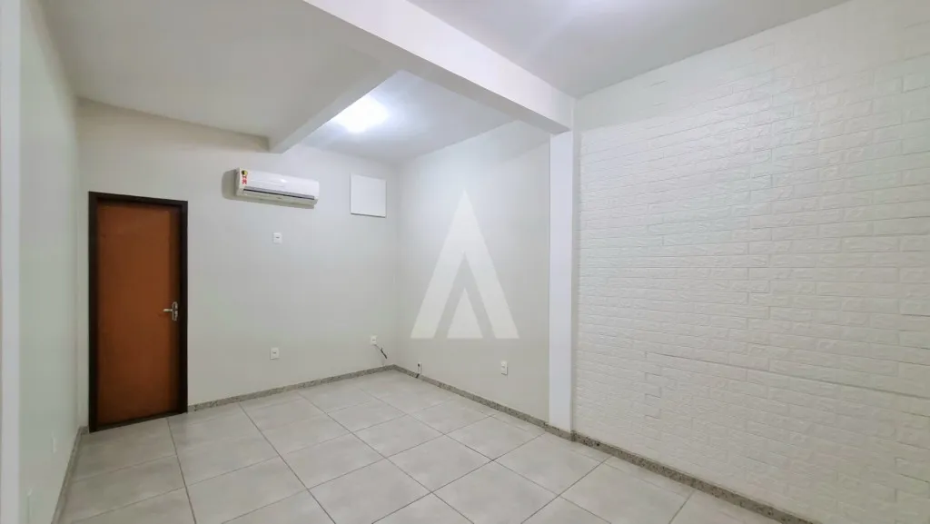 Sala para alugar por R$ 550.00, 17.83 m2 - CENTRO - JOINVILLE/SC — foto 4